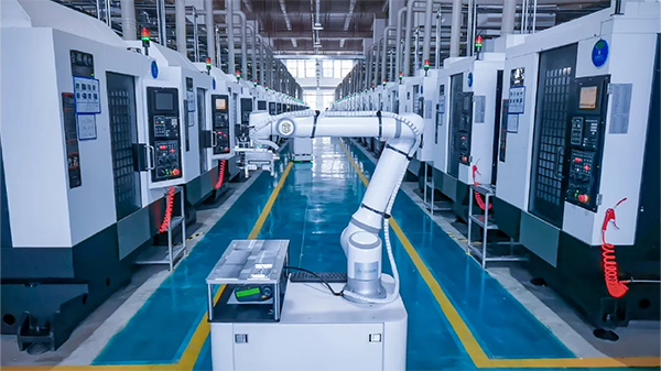 艾利特AGV復合機器人助力3C電子行業降本增效