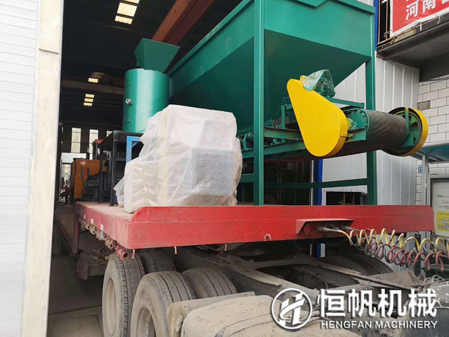 湖南年產(chǎn)五千噸雞糞有機肥粉狀生產(chǎn)線設(shè)備發(fā)貨(圖4) 湖南有機肥設(shè)備